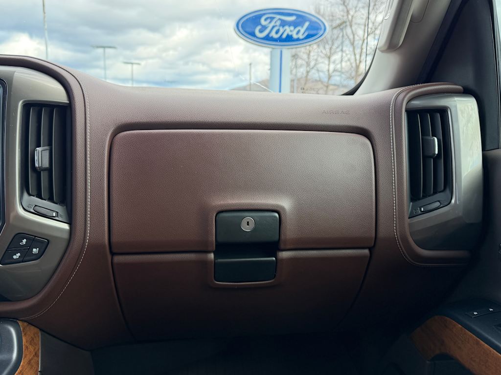 Thumbnail: 2019 Chevrolet Silverado 3500 - 24