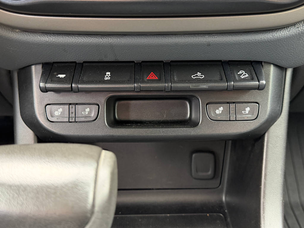 Thumbnail: 2016 Chevrolet Colorado - 23