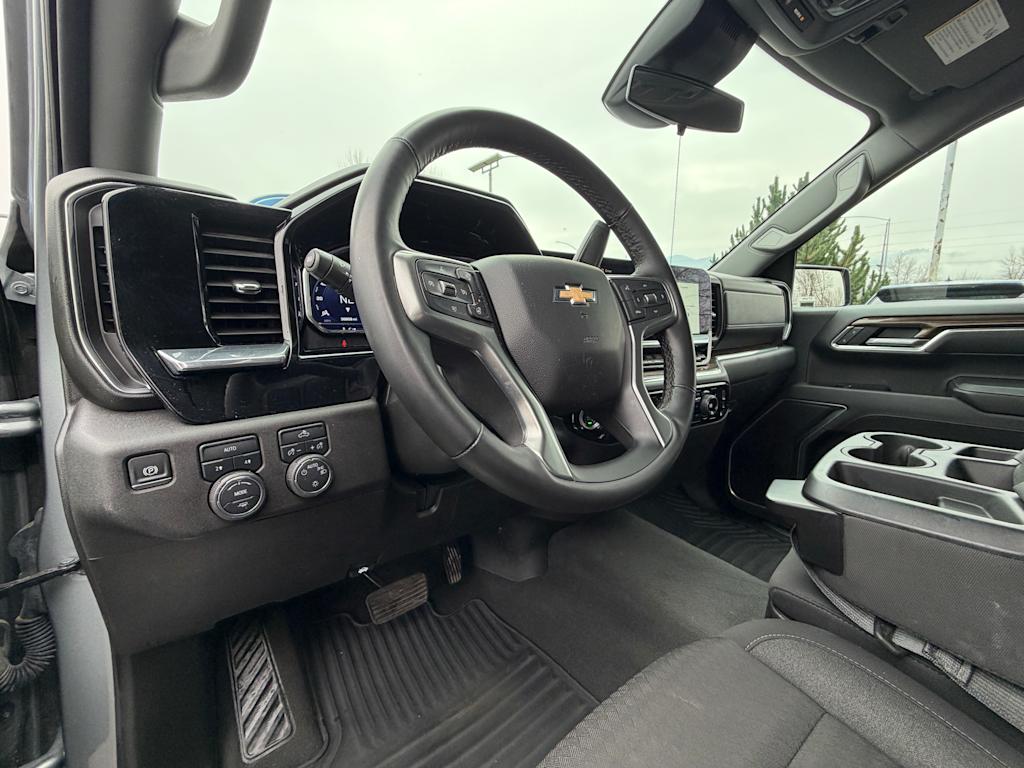 Thumbnail: 2025 Chevrolet Silverado 1500 - 2