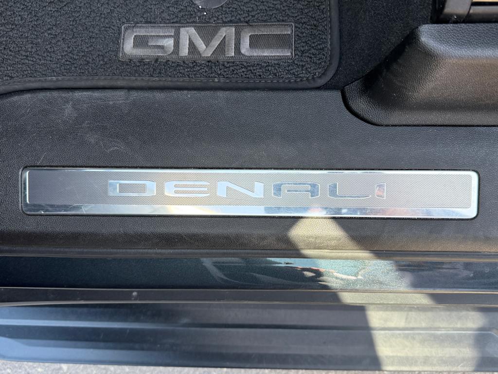 Thumbnail: 2021 GMC Yukon - 19