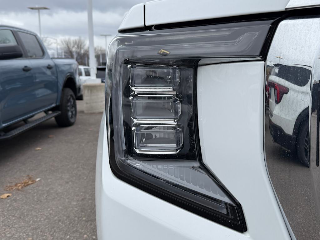 2022 GMC Yukon XL SLT 14