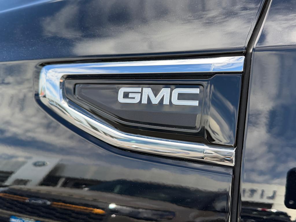 Thumbnail: 2023 GMC Yukon XL - 30