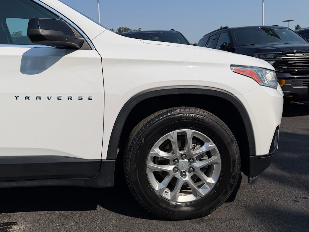 Thumbnail: 2021 Chevrolet Traverse - 6