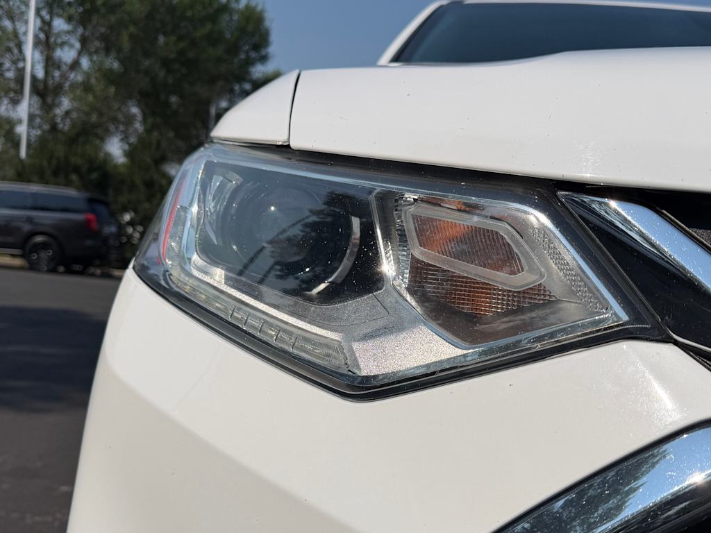 Thumbnail: 2021 Chevrolet Traverse - 17
