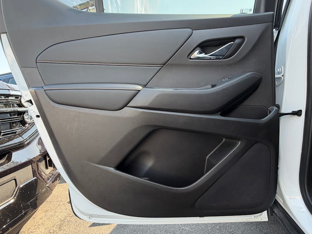 Thumbnail: 2021 Chevrolet Traverse - 26