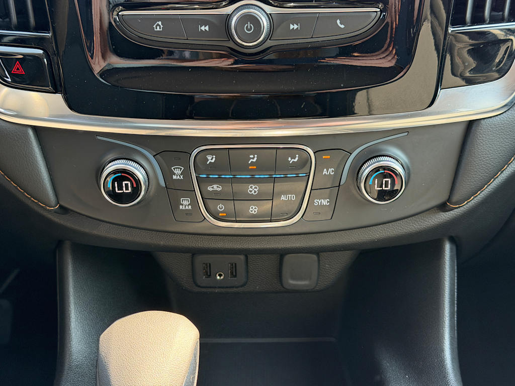 Thumbnail: 2021 Chevrolet Traverse - 22