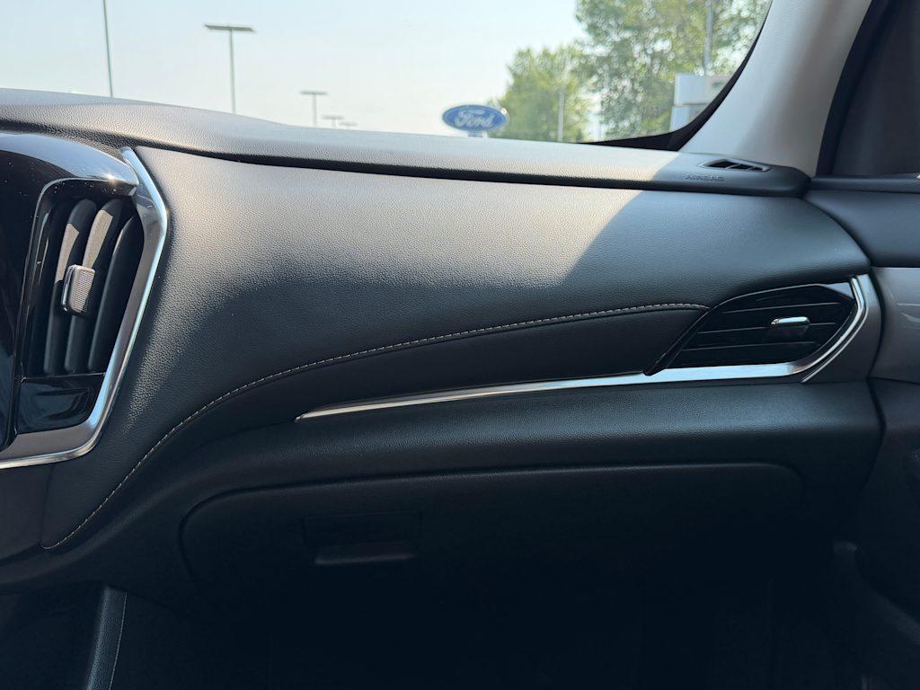 Thumbnail: 2021 Chevrolet Traverse - 25
