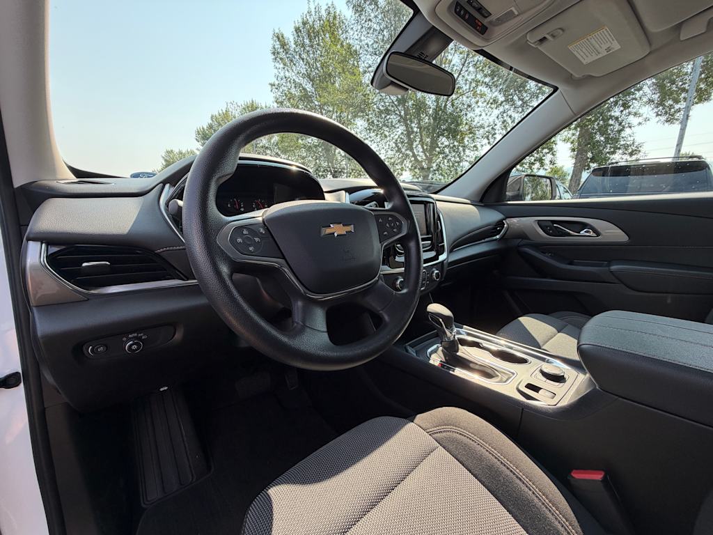 Thumbnail: 2021 Chevrolet Traverse - 2