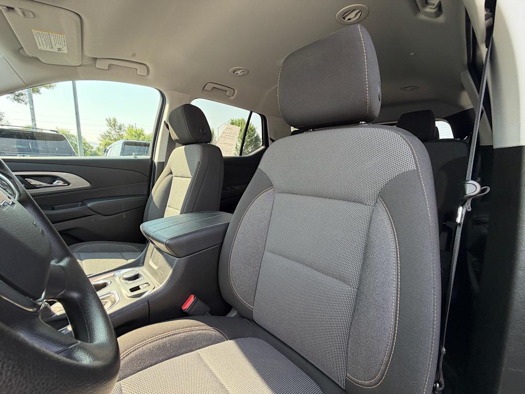 Thumbnail: 2021 Chevrolet Traverse - 8