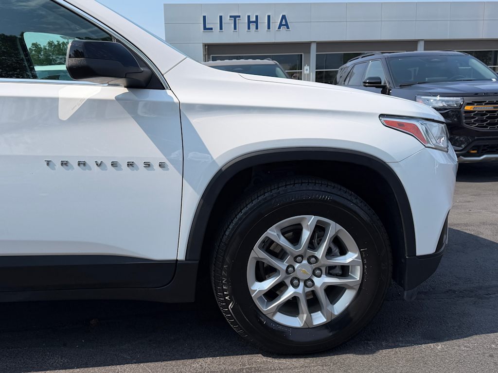 Thumbnail: 2021 Chevrolet Traverse - 7