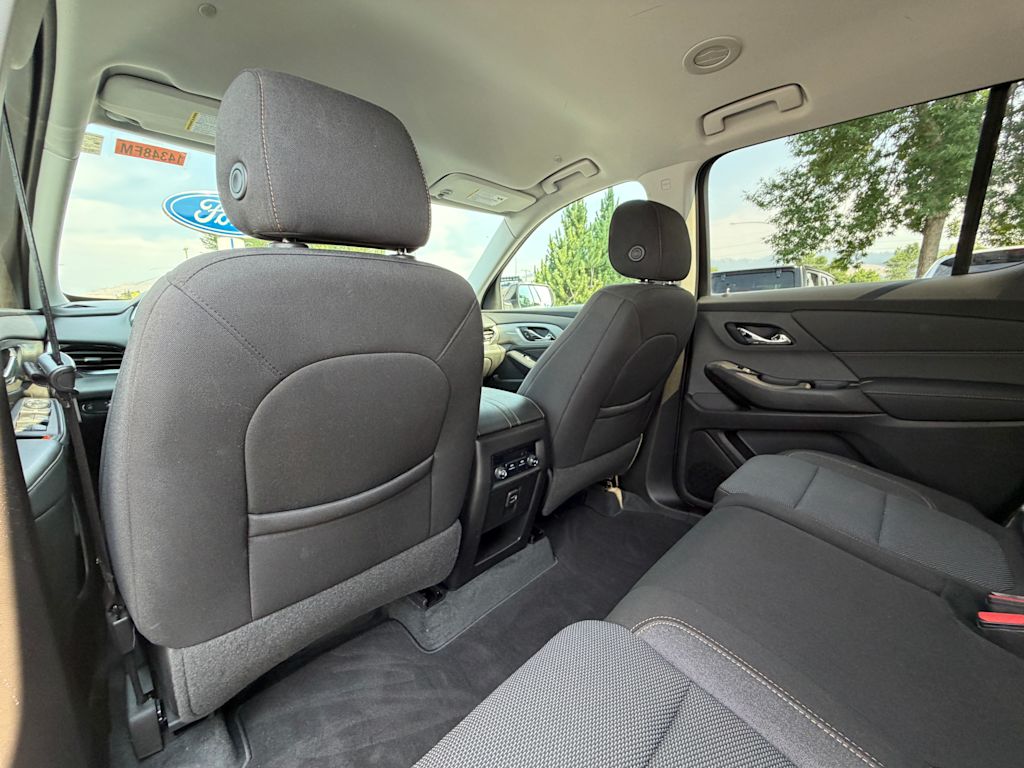Thumbnail: 2021 Chevrolet Traverse - 28