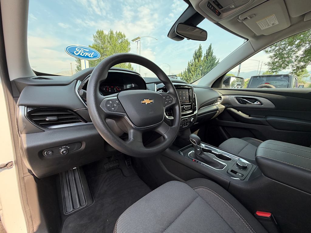 Thumbnail: 2021 Chevrolet Traverse - 2