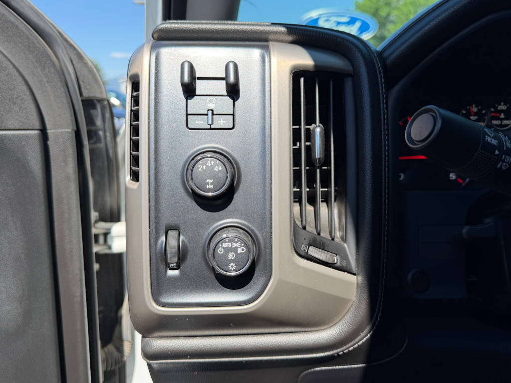 Thumbnail: 2016 GMC Sierra 2500 - 21