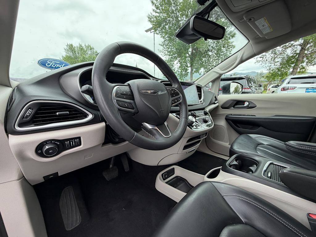 Thumbnail: 2023 Chrysler Pacifica - 2