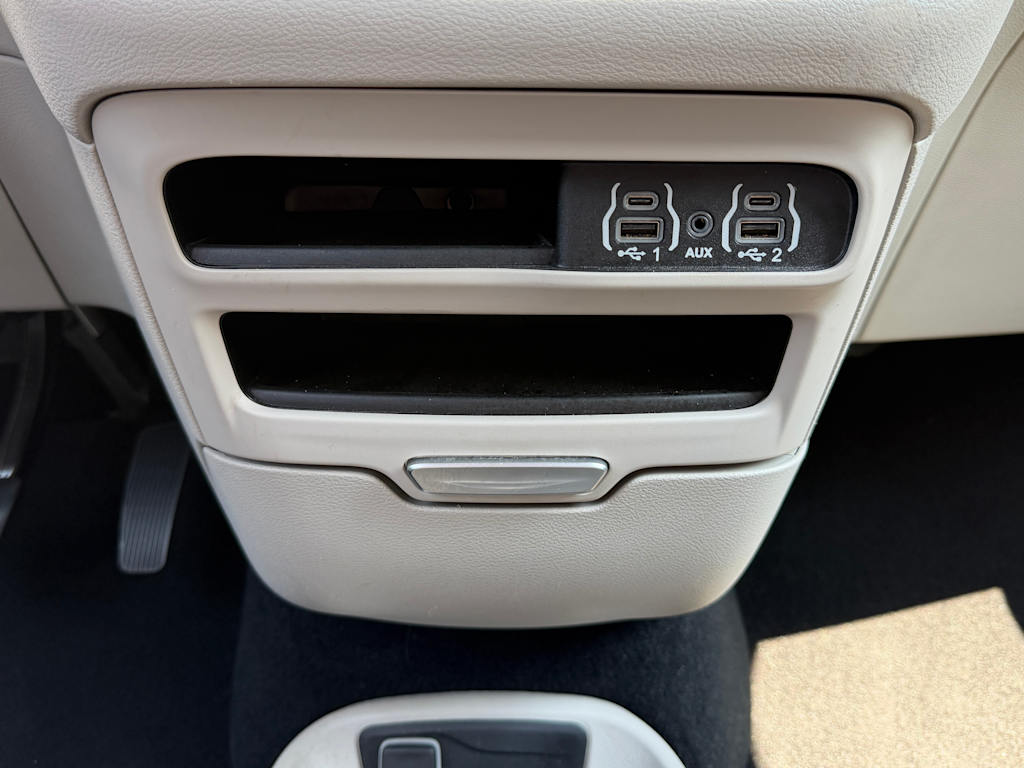 Thumbnail: 2024 Chrysler Pacifica - 21