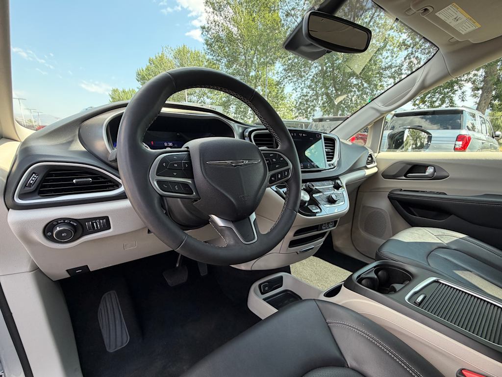 Thumbnail: 2024 Chrysler Pacifica - 2