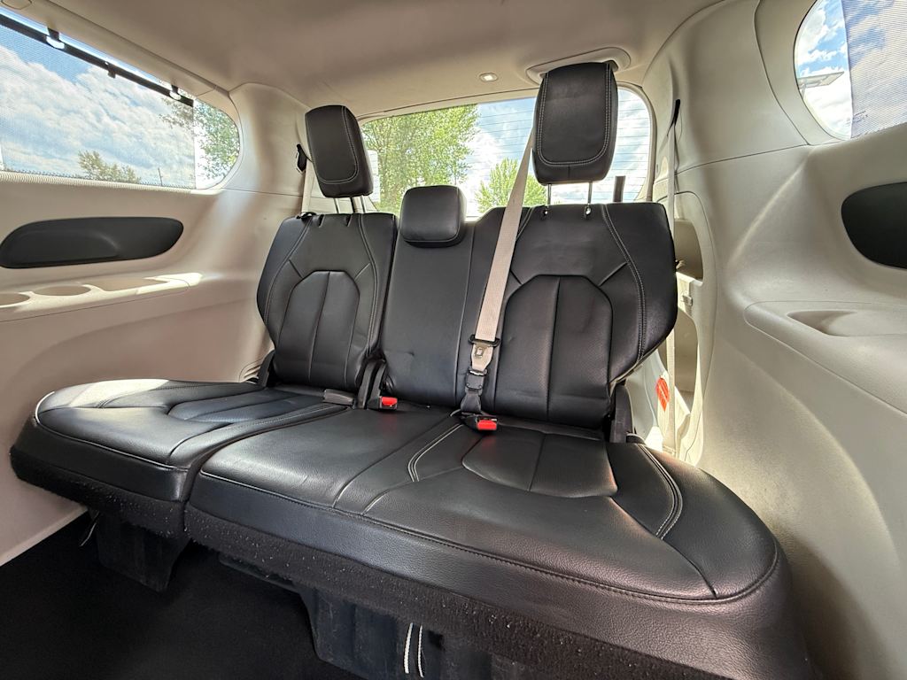 Thumbnail: 2022 Chrysler Pacifica - 27