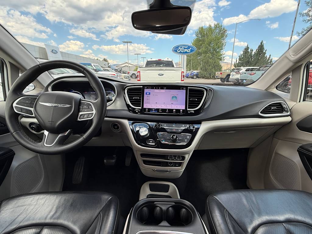 Thumbnail: 2022 Chrysler Pacifica - 10