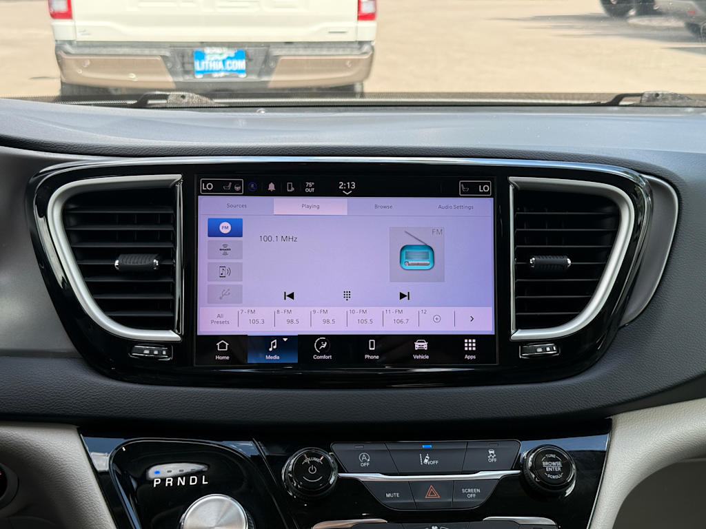 Thumbnail: 2022 Chrysler Pacifica - 11