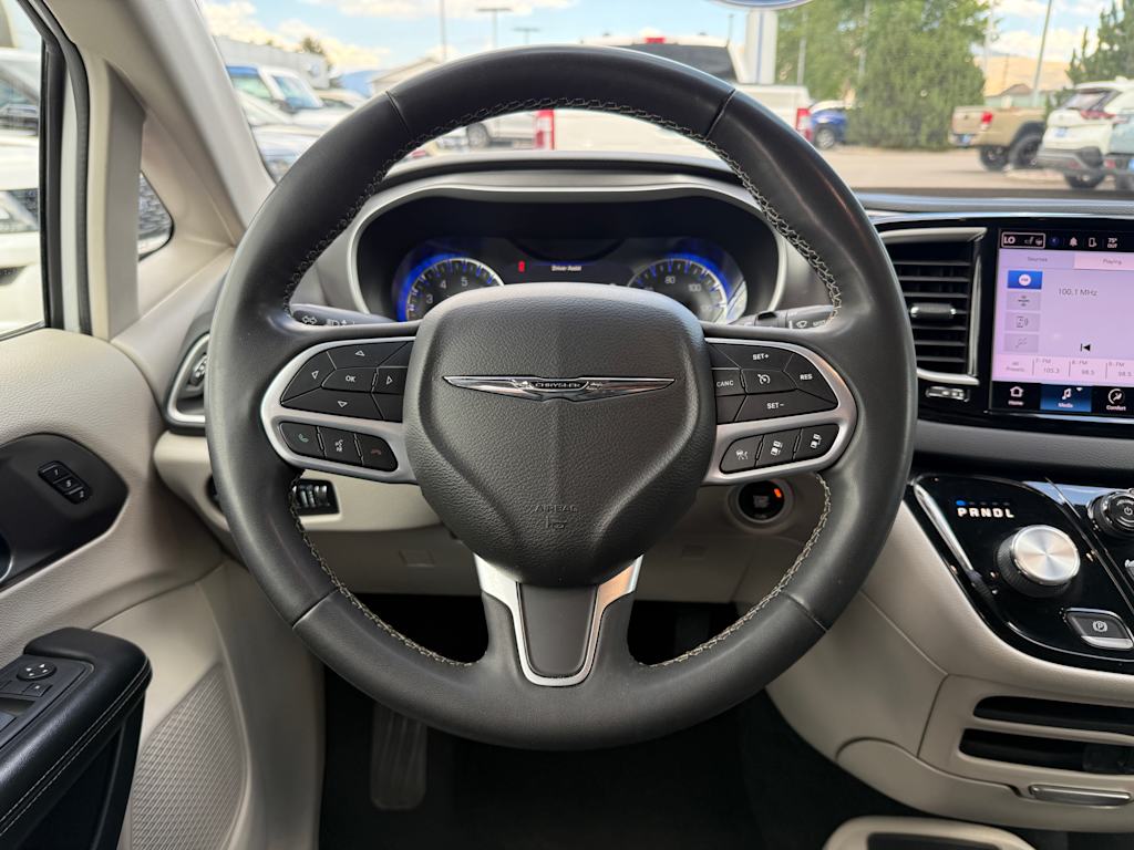 Thumbnail: 2022 Chrysler Pacifica - 7