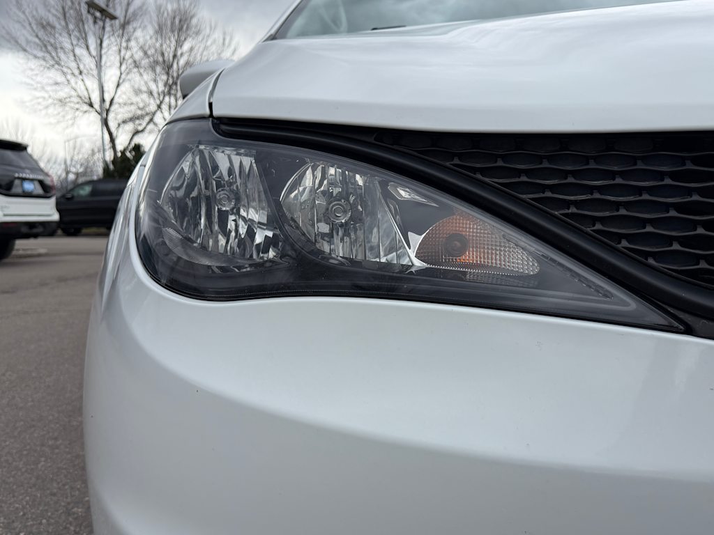 Thumbnail: 2023 Chrysler Voyager - 15