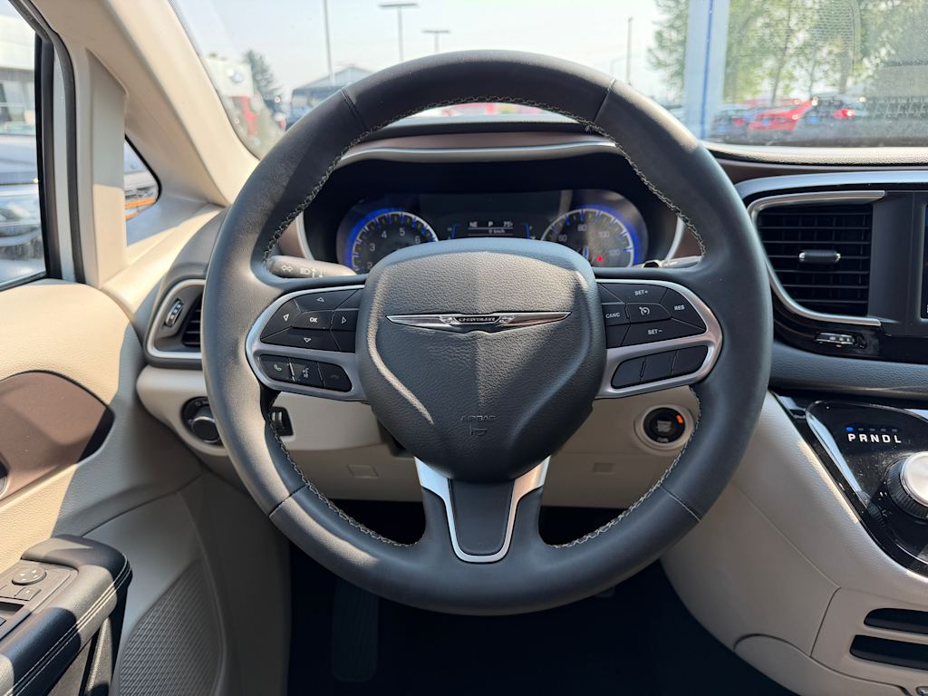 Thumbnail: 2023 Chrysler Voyager - 6