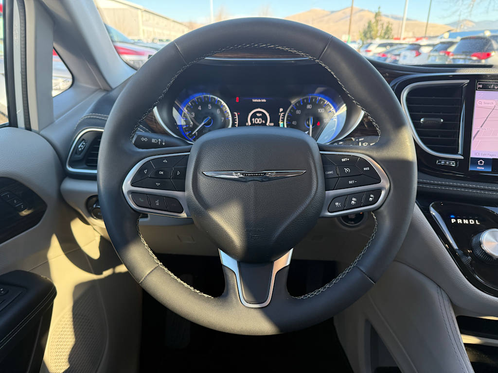 2023 Chrysler Pacifica Limited 6