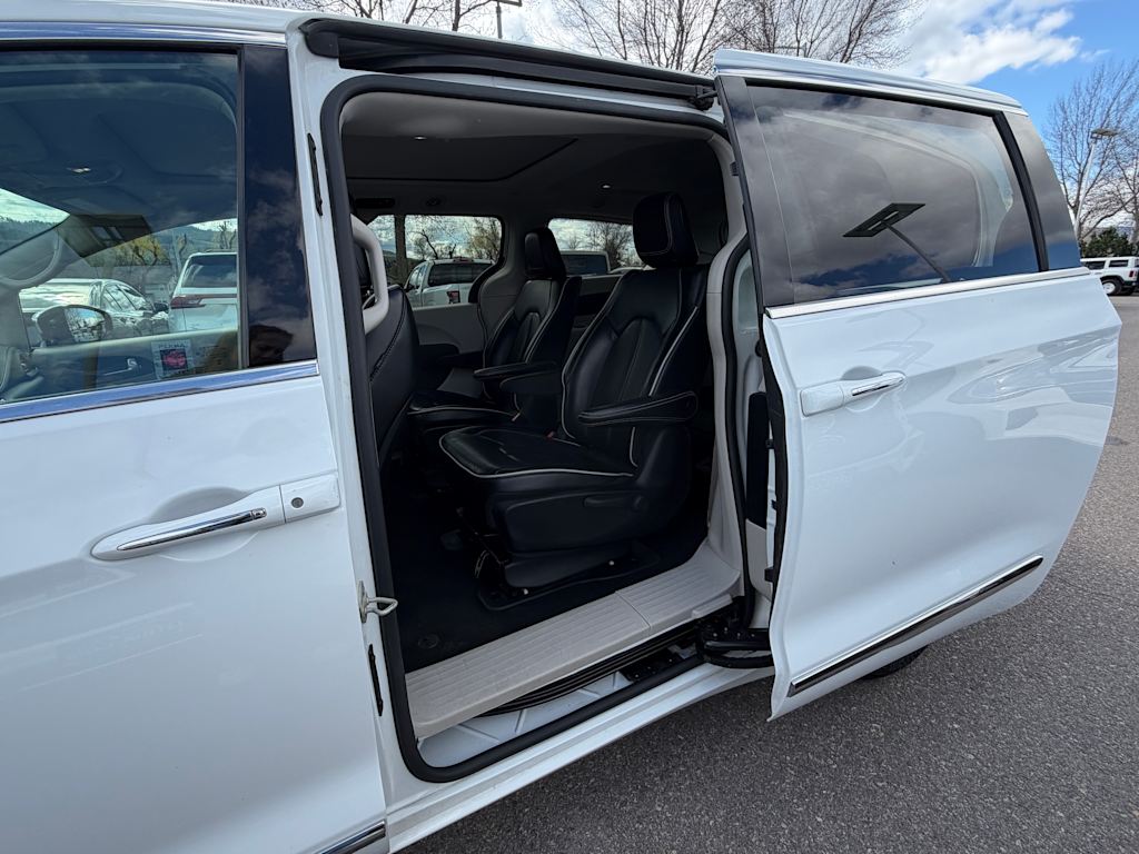 Thumbnail: 2023 Chrysler Pacifica - 26