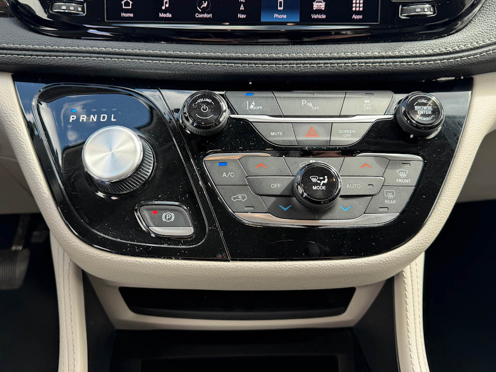 Thumbnail: 2023 Chrysler Pacifica - 20