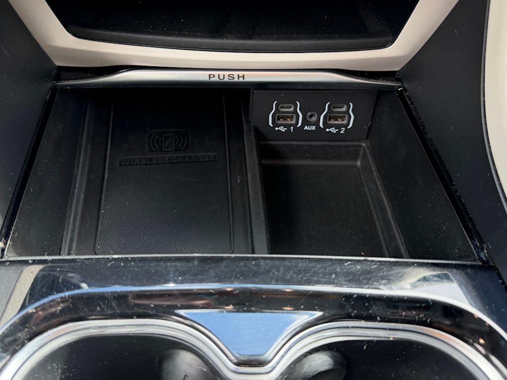 Thumbnail: 2023 Chrysler Pacifica - 11