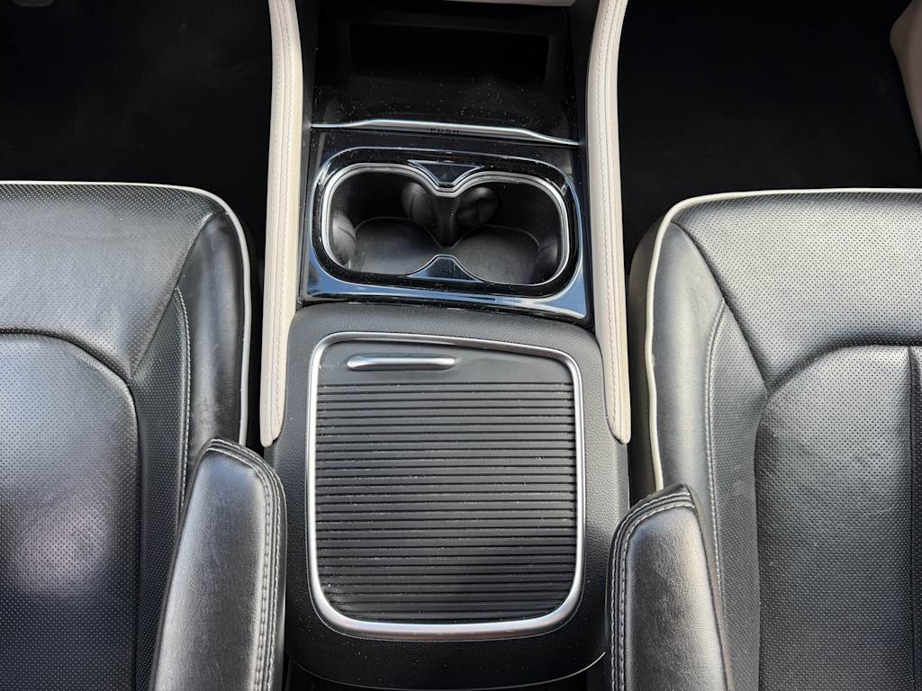 Thumbnail: 2023 Chrysler Pacifica - 25