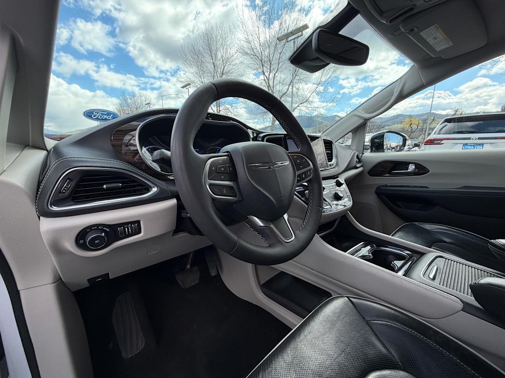 Thumbnail: 2023 Chrysler Pacifica - 2