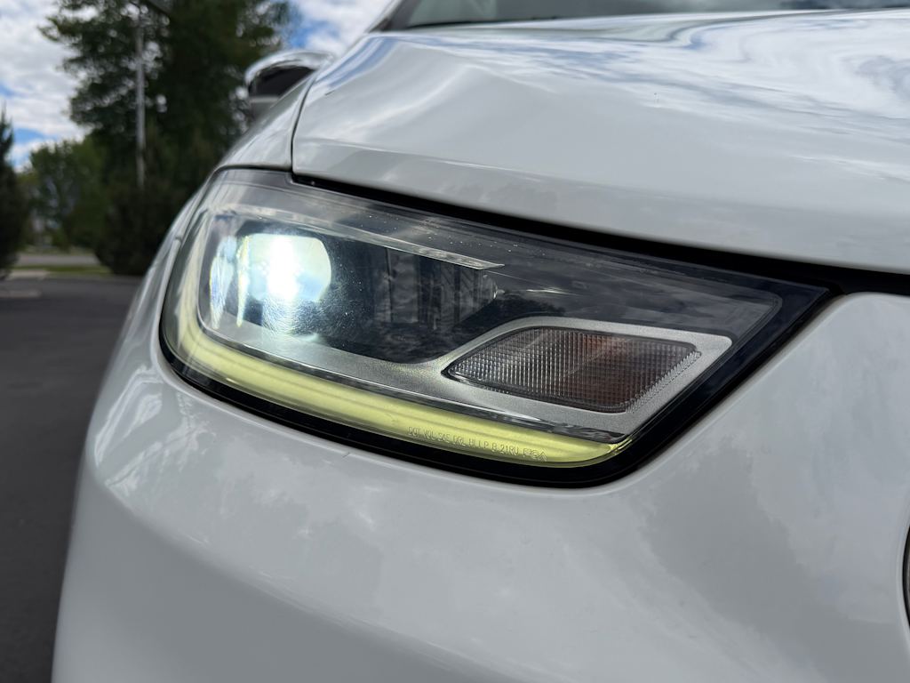 Thumbnail: 2021 Chrysler Pacifica - 16