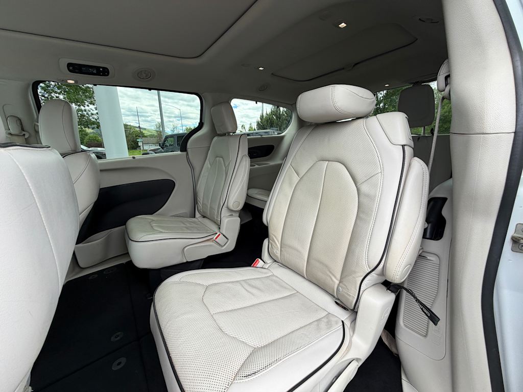 Thumbnail: 2021 Chrysler Pacifica - 9