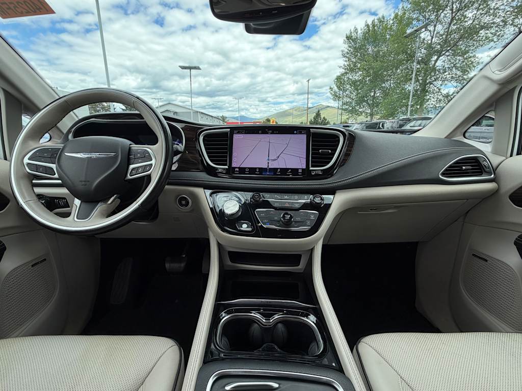 Thumbnail: 2021 Chrysler Pacifica - 10