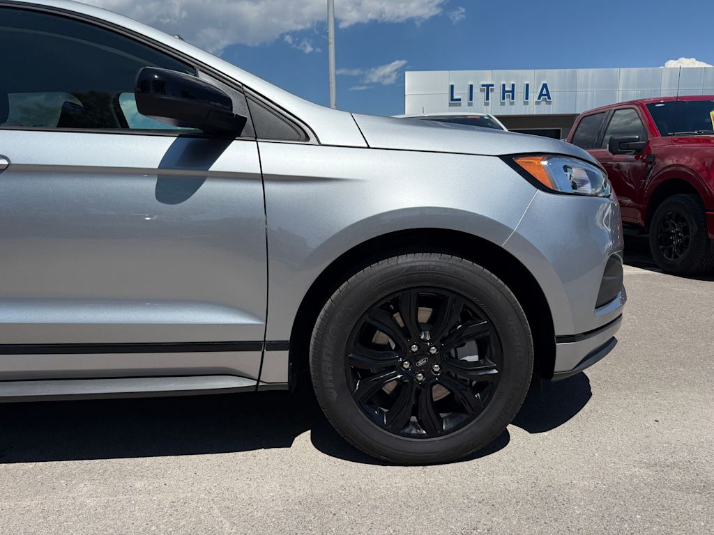 Thumbnail: 2024 Ford Edge - 17