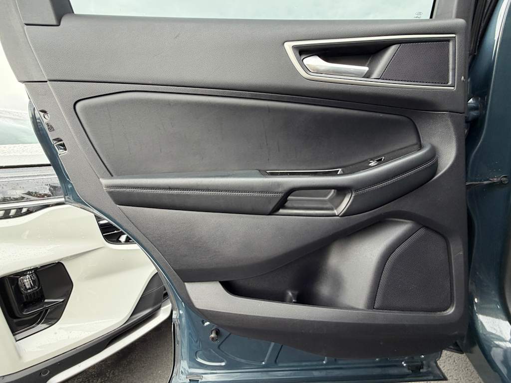 Thumbnail: 2019 Ford Edge - 30