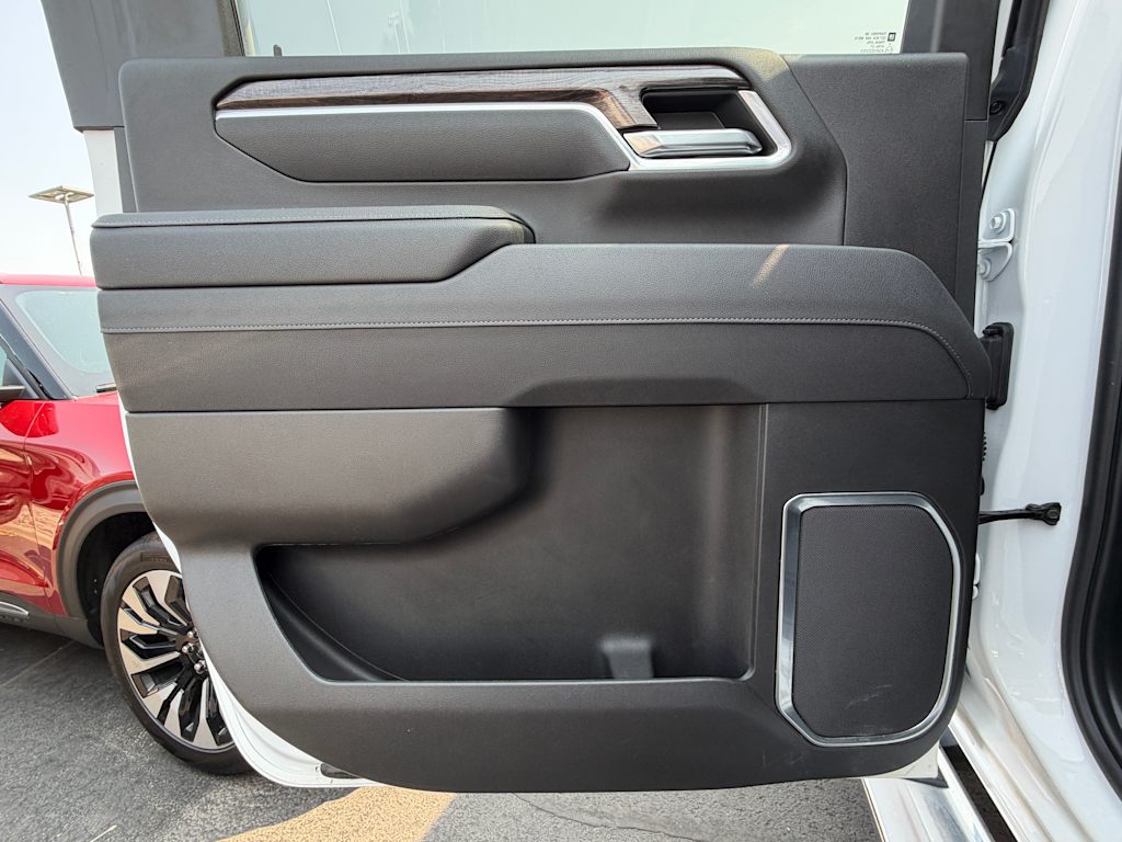 Thumbnail: 2025 Chevrolet Silverado 3500 - 26