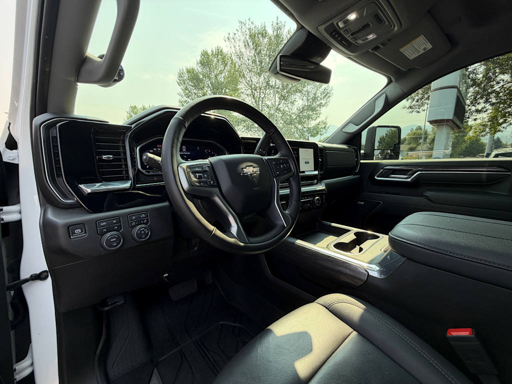 Thumbnail: 2025 Chevrolet Silverado 3500 - 2