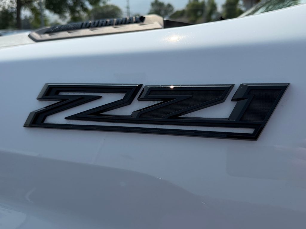 Thumbnail: 2025 Chevrolet Silverado 3500 - 32