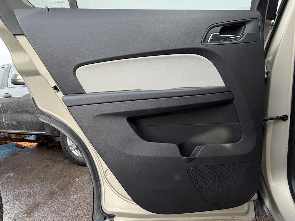 Thumbnail: 2012 Chevrolet Equinox - 24