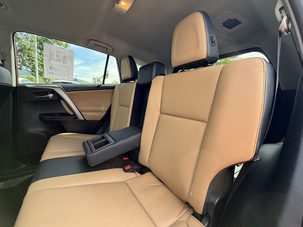 Thumbnail: 2017 Toyota RAV4 - 28