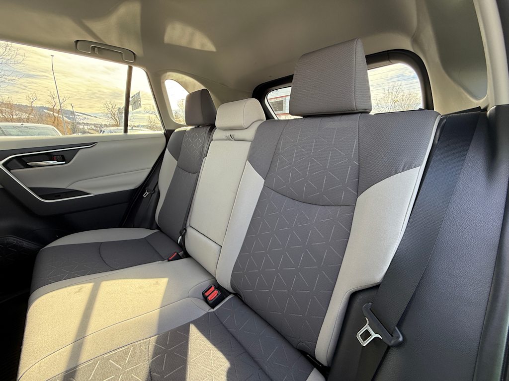 2019 Toyota RAV4 XLE 25