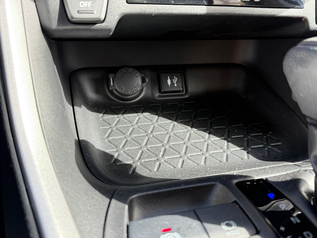 2019 Toyota RAV4 XLE 23