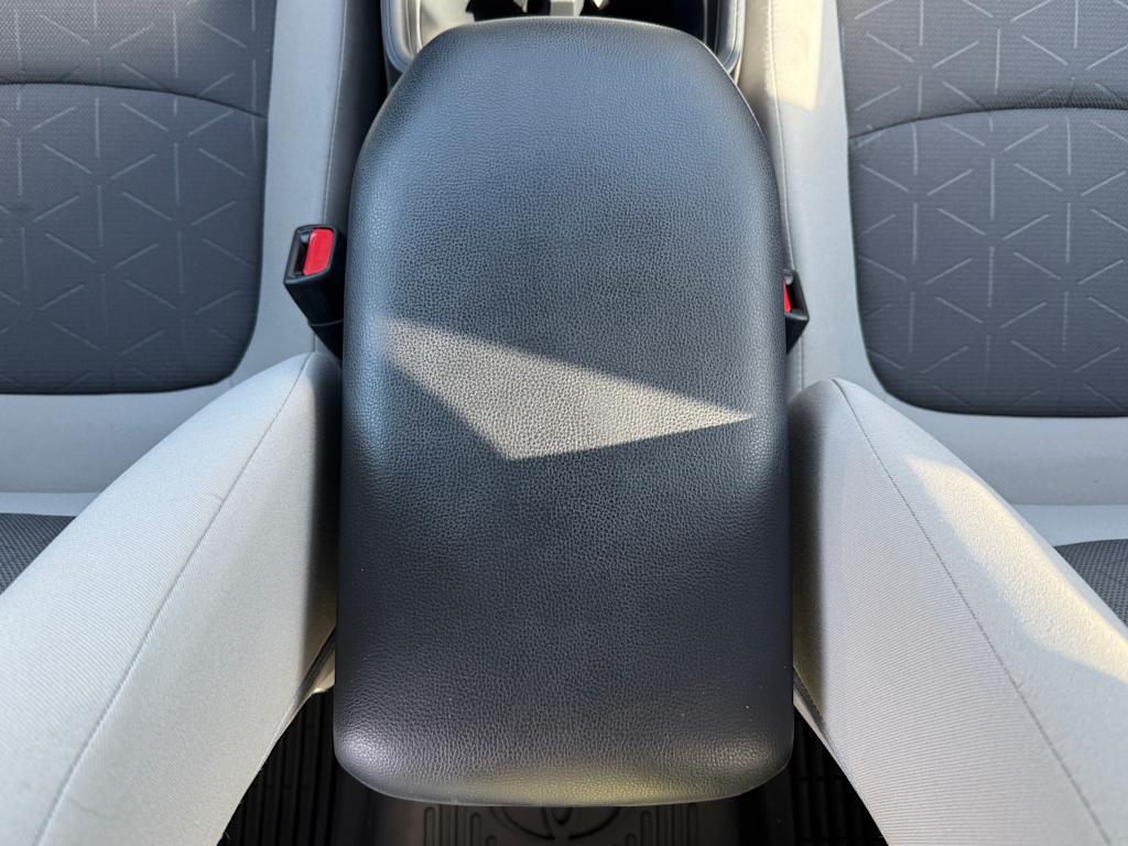 2019 Toyota RAV4 XLE 9