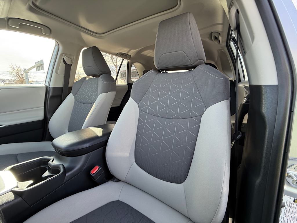 2019 Toyota RAV4 XLE 8
