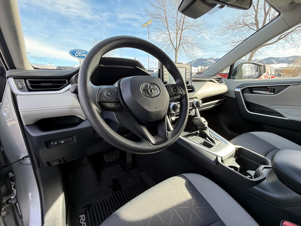 2019 Toyota RAV4 XLE 2