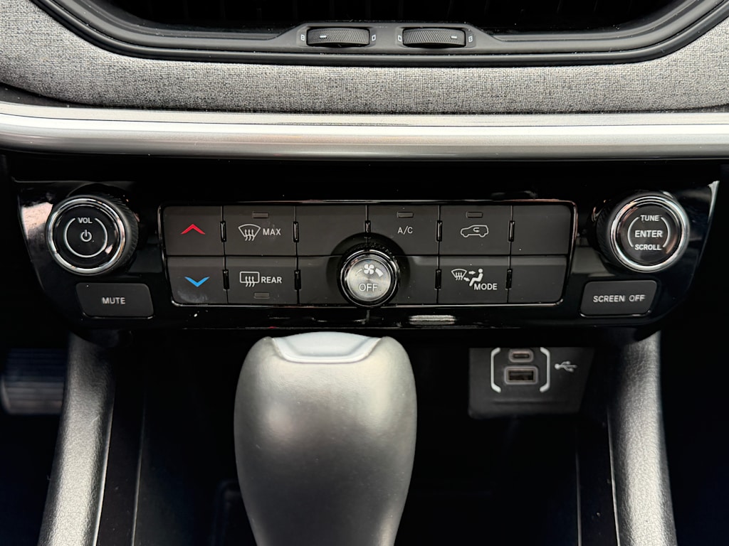 Thumbnail: 2024 Jeep Compass - 22