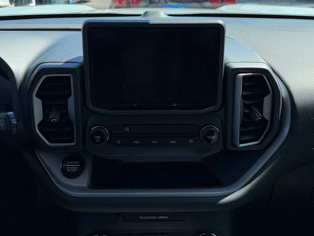 Thumbnail: 2022 Ford Bronco Sport - 11