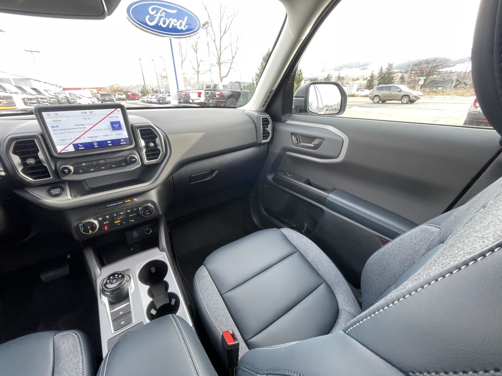 2024 Ford Bronco Sport Outer Banks 23